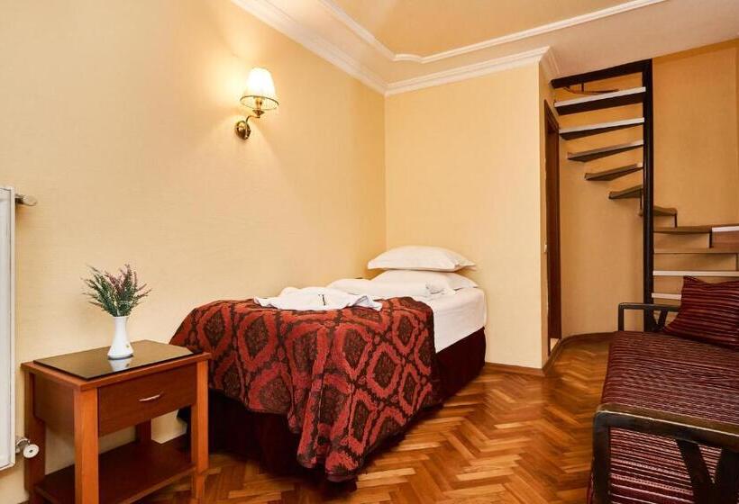 سوییت دوبلکس, Amber Hotel & Spa