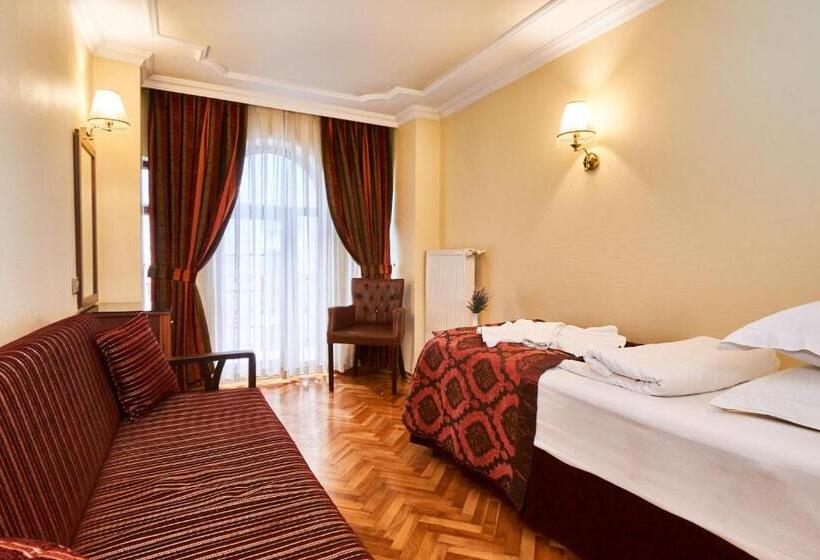 سوییت دوبلکس, Amber Hotel & Spa