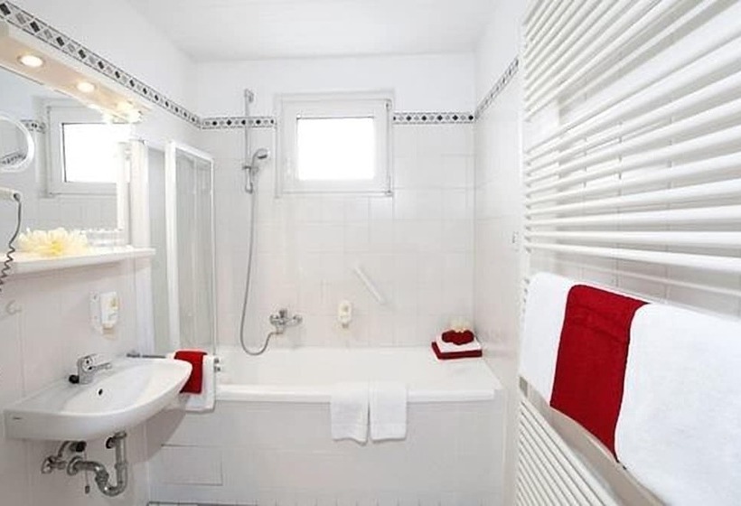 اتاق استاندارد سه نفره, Centro Hotel Norderstedter Hof By Ina