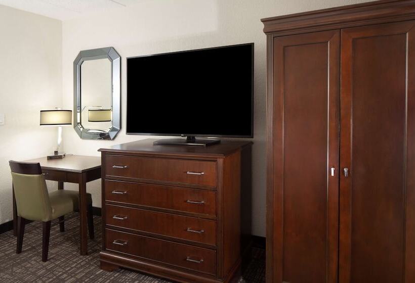 Люкс Premium 2 Спальни, Embassy Suites By Hilton Philadelphia Airport