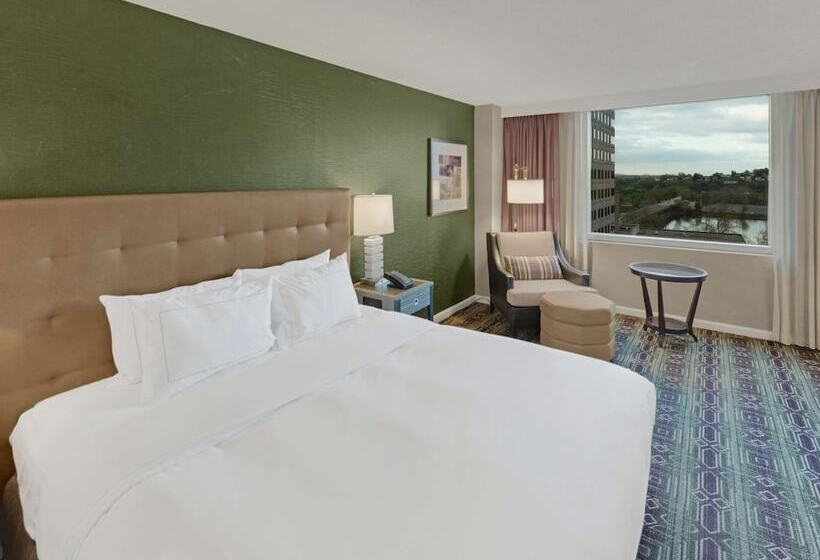 Номер Стандарт, Hilton Harrisburg