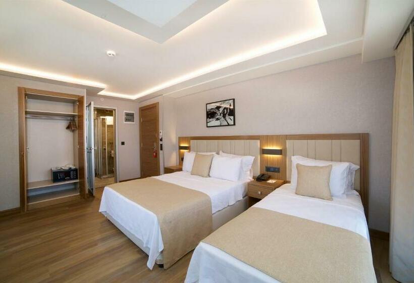 اتاق استاندارد سه نفره, Erboy Hotel Istanbul Sirkeci
