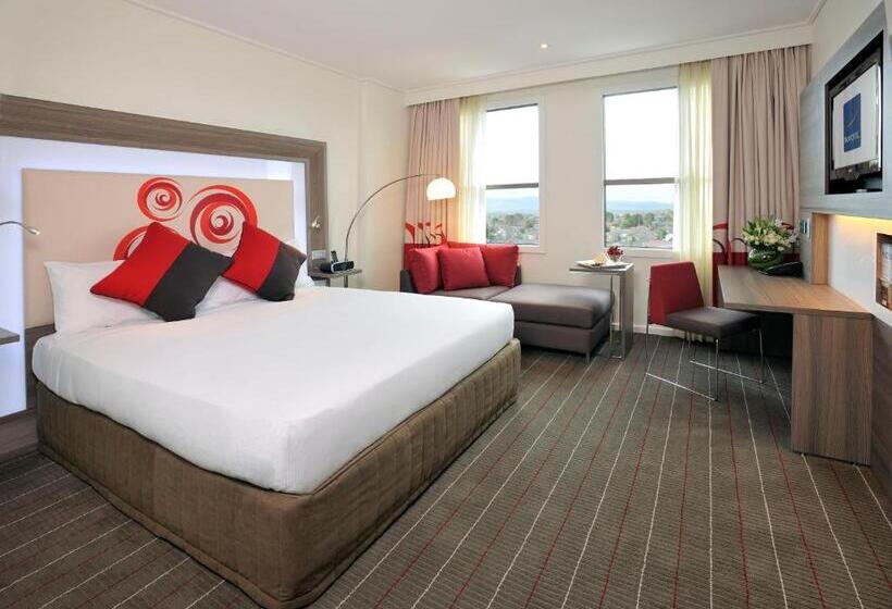 اتاق لوکس با تخت بزرگ, Novotel Melbourne Glen Waverley