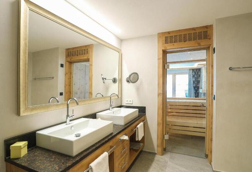 Люкс, Verwöhnhotel Kristall