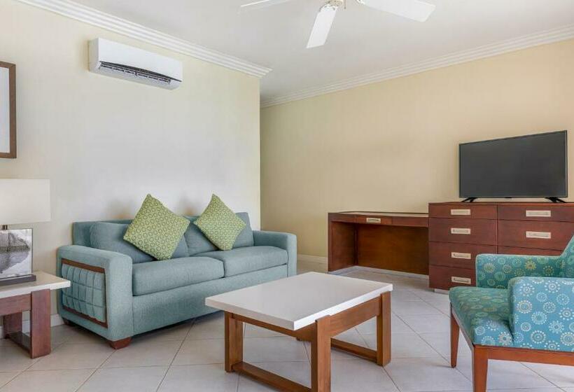 سوییت با چشم‌انداز دریا, Turtle Beach By Elegant Hotels   All Inclusive