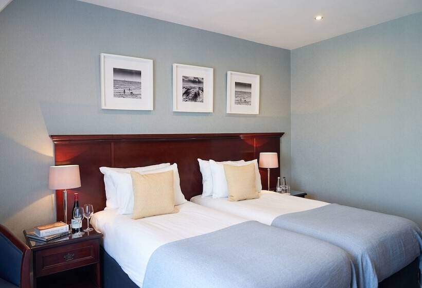 Номер Стандарт с Балконом, Best Western Plus The Connaught Hotel And Spa