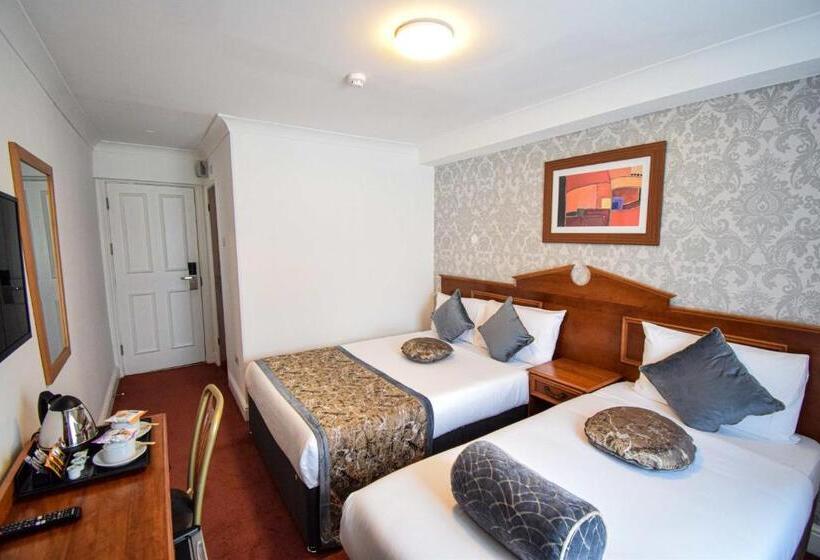 Quarto Triplo Estandar, Pembridge Palace
