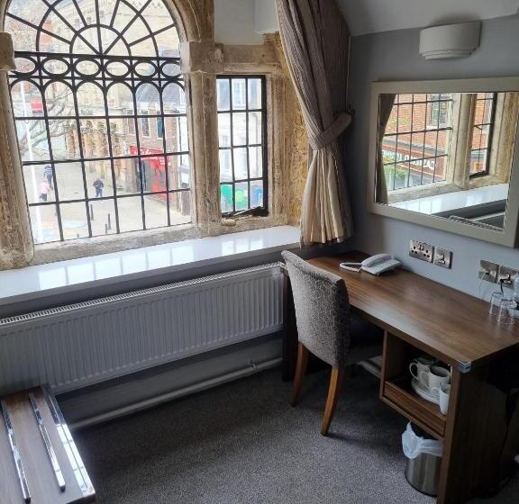 Family Suite, The Hind