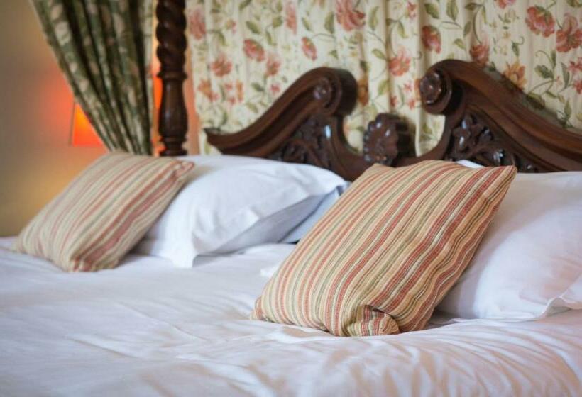Номер Премиум Вид на Озеро, Lake Vyrnwy Hotel & Spa