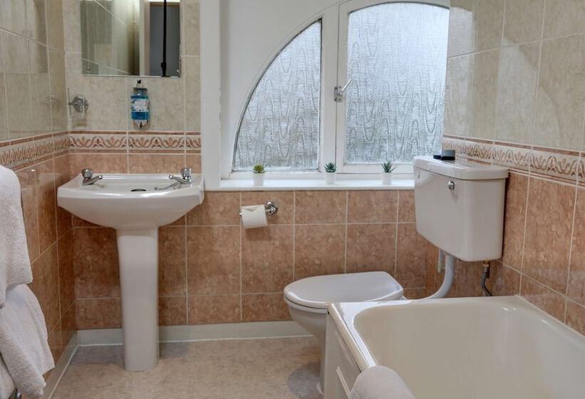 اتاق اجرایی, Best Western Queens