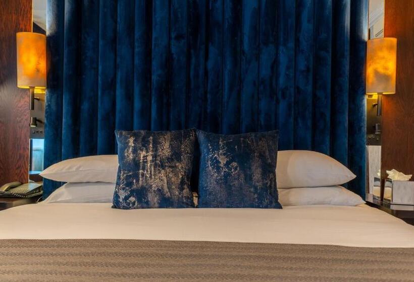 اتاق کلاب, The Winchester Hotel And Spa