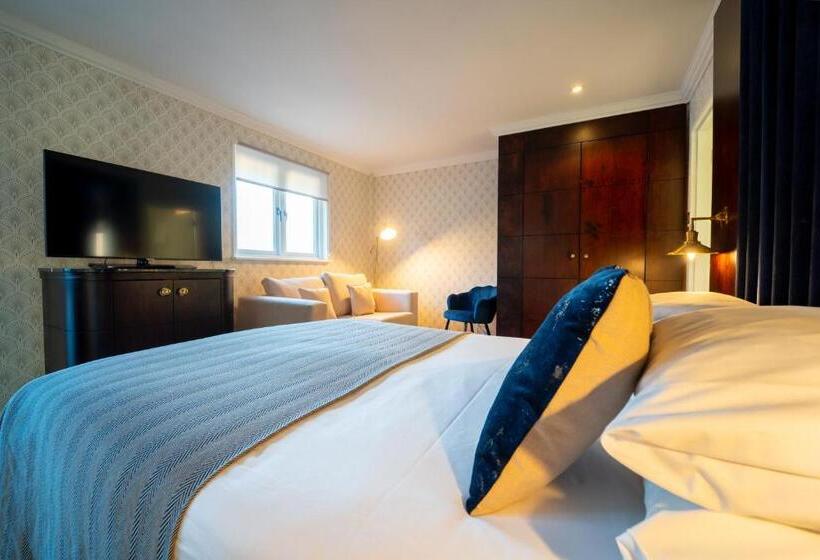 اتاق کلاب, The Winchester Hotel And Spa