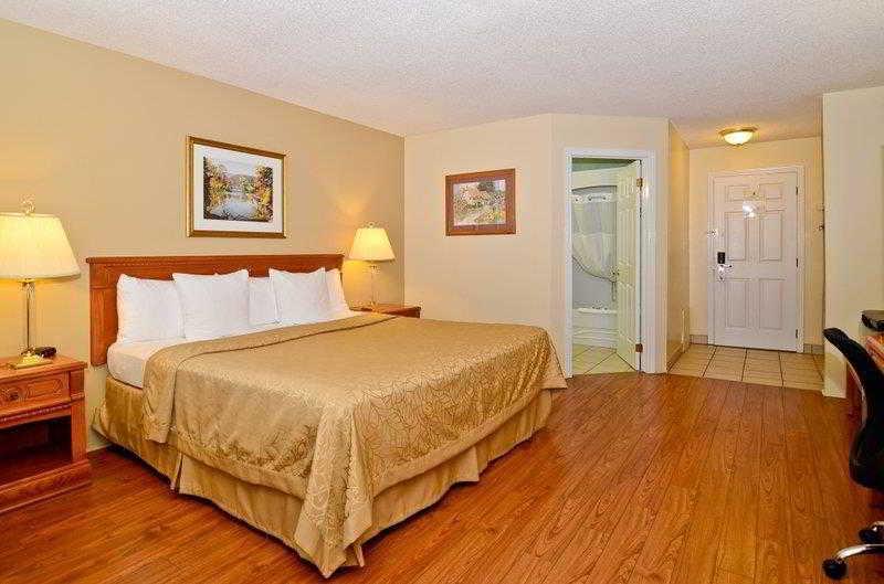Стандартный Номер Кровать Кинг, Super 8 By Wyndham Gananoque   Country Squire Resort