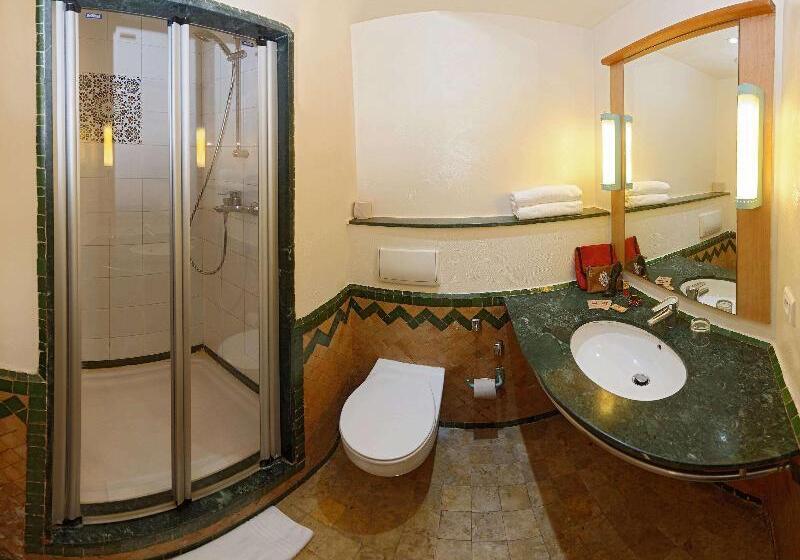 Люкс Executive Кровать Кинг, Super 8 By Wyndham Gananoque   Country Squire Resort