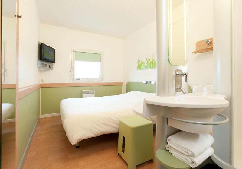 Люкс Executive Кровать Кинг, Super 8 By Wyndham Gananoque   Country Squire Resort