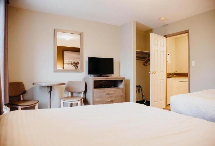 スイート, Super 8 By Wyndham Revelstoke Bc