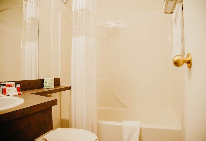 スイート, Super 8 By Wyndham Revelstoke Bc