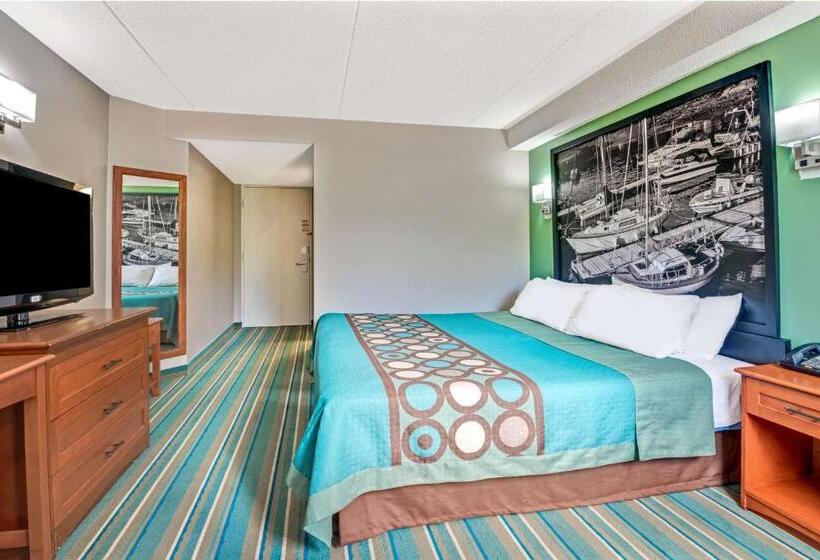 Номер Superior Кровать Кинг, Super 8 By Wyndham Toronto East On