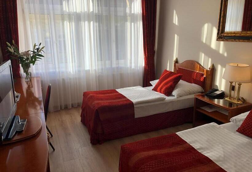 Quarto Estandar, Ariston Prague