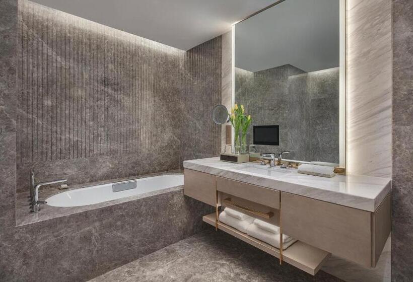 سوییت لوکس, Hyatt Regency Metropolitan Chongqing