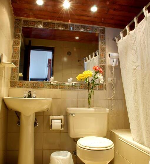 Classic room with balcony, Kitu