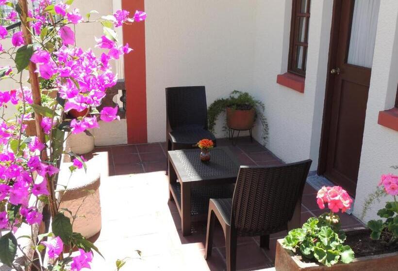 Classic room with balcony, Kitu