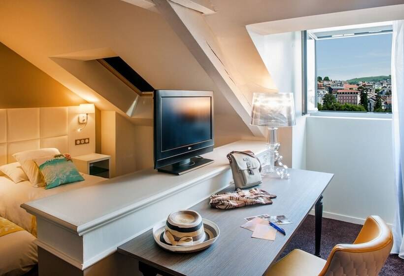 Quarto Familiar, Grand Hôtel Gallia & Londres Spa