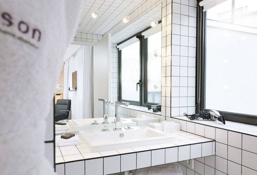 Полулюкс, La Maison Champs Elysees