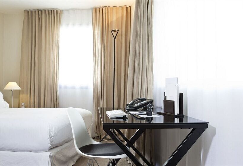 Номер Deluxe, La Maison Champs Elysees