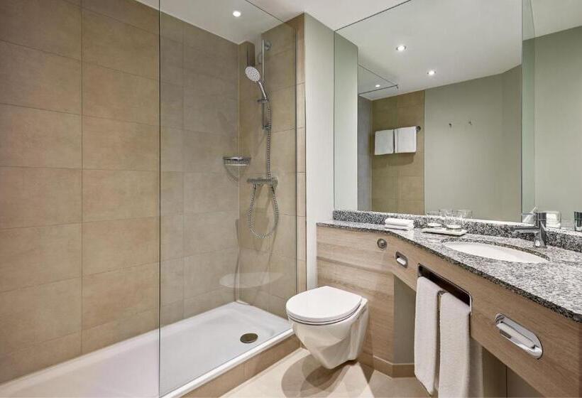 高级大房间, Courtyard By Marriott Magdeburg