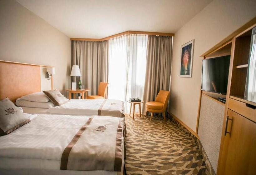 اتاق استاندارد با بالکن, Lotus Therme Hotel & Spa