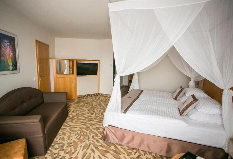 اتاق استاندارد سه نفره, Lotus Therme Hotel & Spa