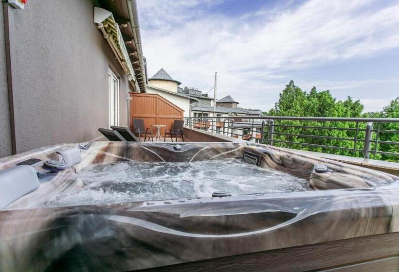 اتاق استاندارد با وان آب گرم, Lotus Therme Hotel & Spa