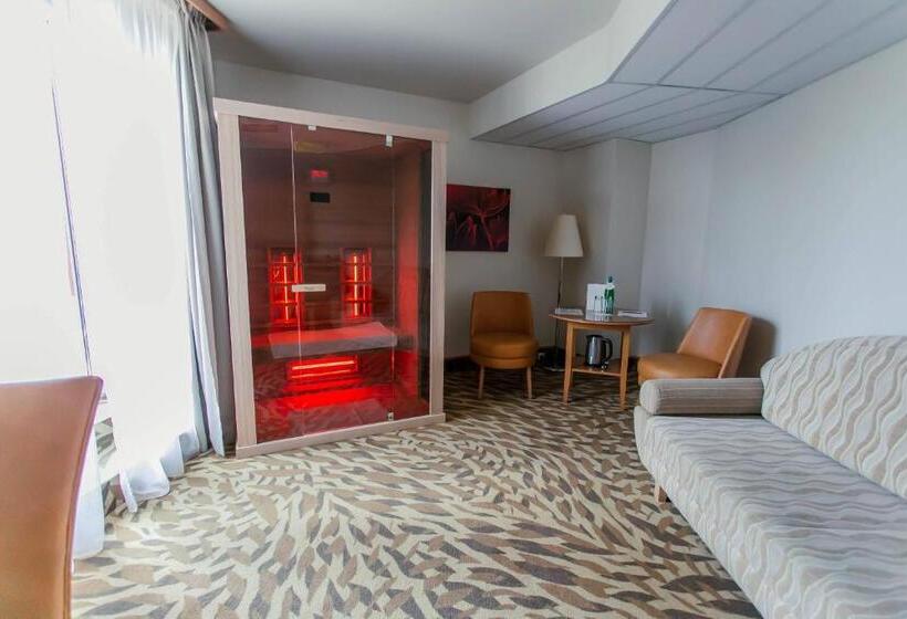 استودیوی لوکس, Lotus Therme Hotel & Spa
