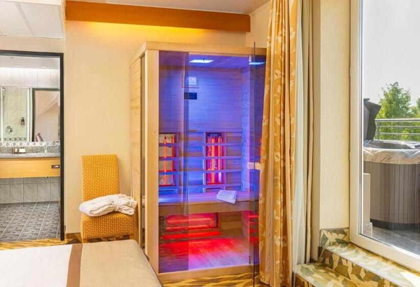 استودیوی لوکس, Lotus Therme Hotel & Spa