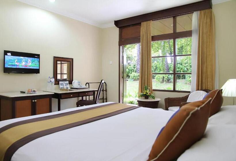 اتاق لوکس با چشم‌انداز باغ, The Jayakarta Bali Beach Resort