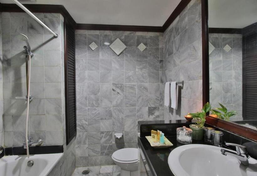 اتاق لوکس با چشم‌انداز باغ, The Jayakarta Bali Beach Resort