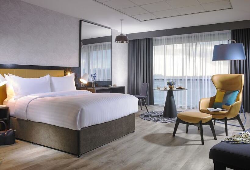 سوییت جونیور, Radisson Blu Hotel Dublin Airport