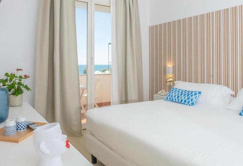غرفة ديلوكس ذات إطلالة جانبية على البحر, Mia Hotel Numana