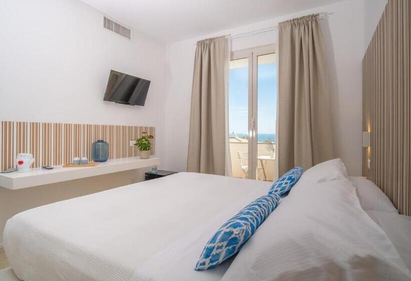 اتاق لوکس با بالکن, Mia Hotel Numana