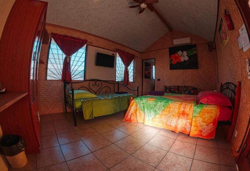 اتاق استاندارد سه نفره, Inaiti Lodge