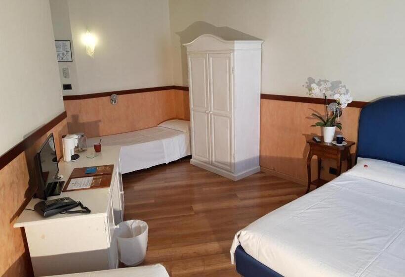 اتاق استاندارد سه نفره, San Felice