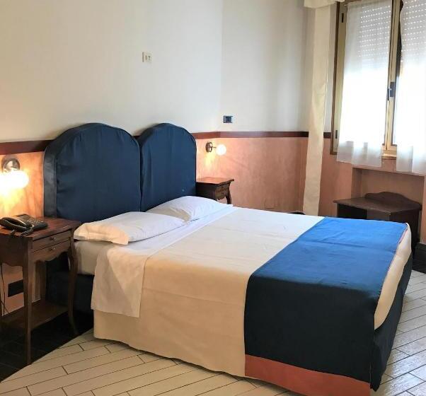 اتاق استاندارد چهار تخته, San Felice