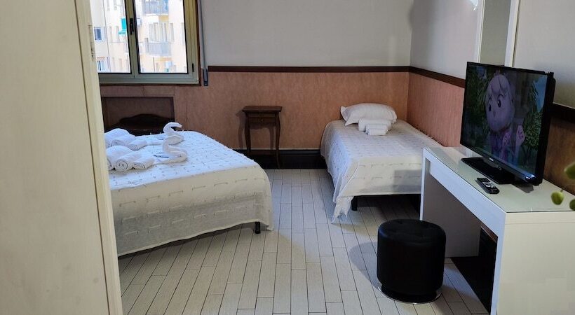 اتاق استاندارد چهار تخته, San Felice