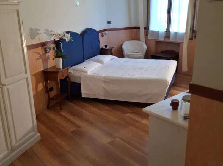 اتاق استاندارد چهار تخته, San Felice