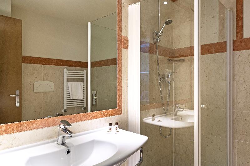 اتاق استاندارد, B&b Hotel Verona
