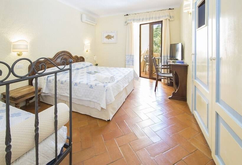 اتاق استاندارد سه نفره, Colonna San Marco