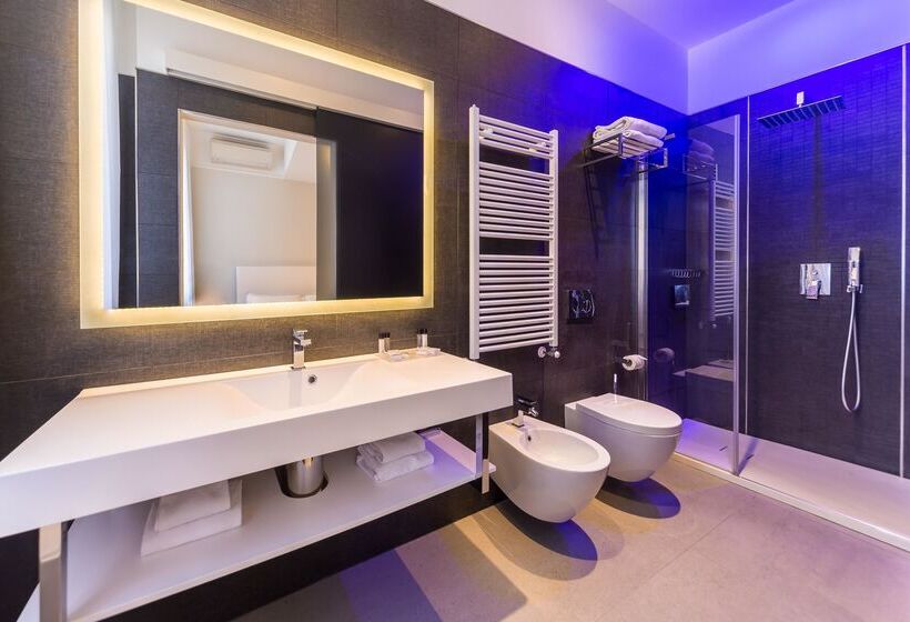 スタンダードトリプルルーム, Metropolitan