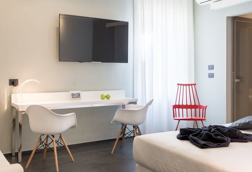 スタンダードルーム, Metropolitan