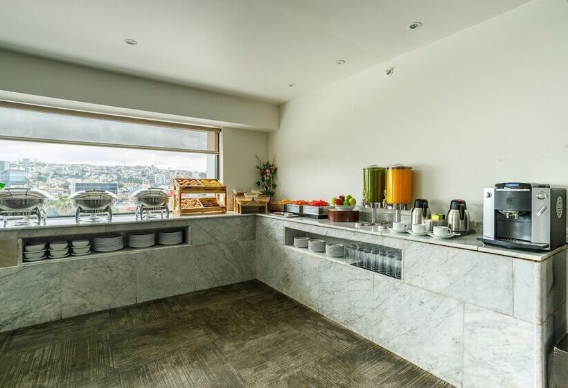 キングサイズベッドのエクゼクティブルーム, Real Inn Tijuana By Camino Real Hoteles
